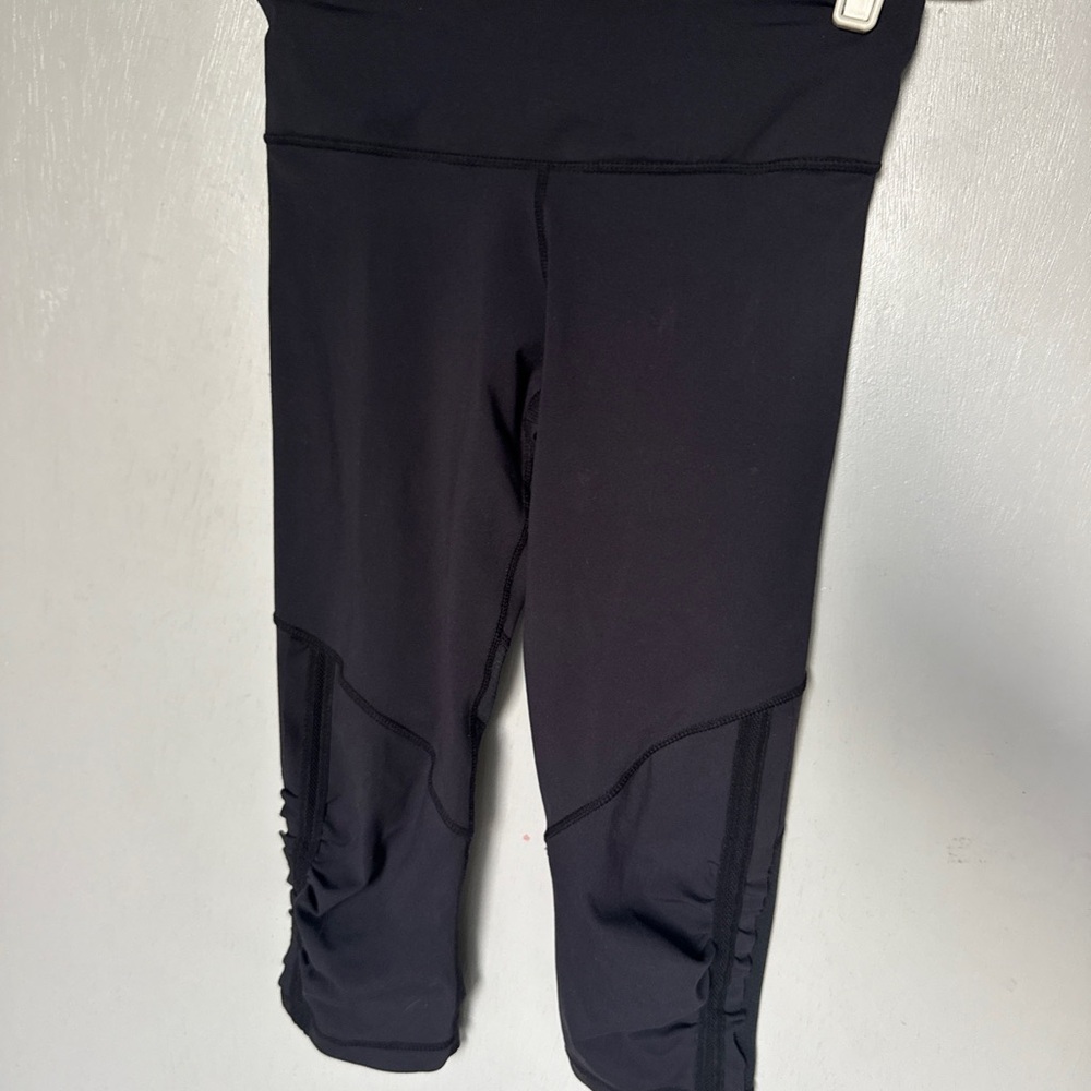 Lululemon Run For Your Life Crop Black Cropped Leggings Size 8 EEUC